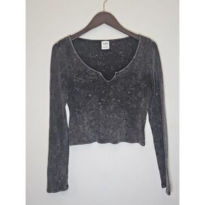 Pink‎ By Victoria's Secret Size Large Gray Long Sleeve V-Neck Black Logo T-Shirt